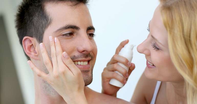 ¿Puedo compartir con mi novio o marido mi crema antiedad?